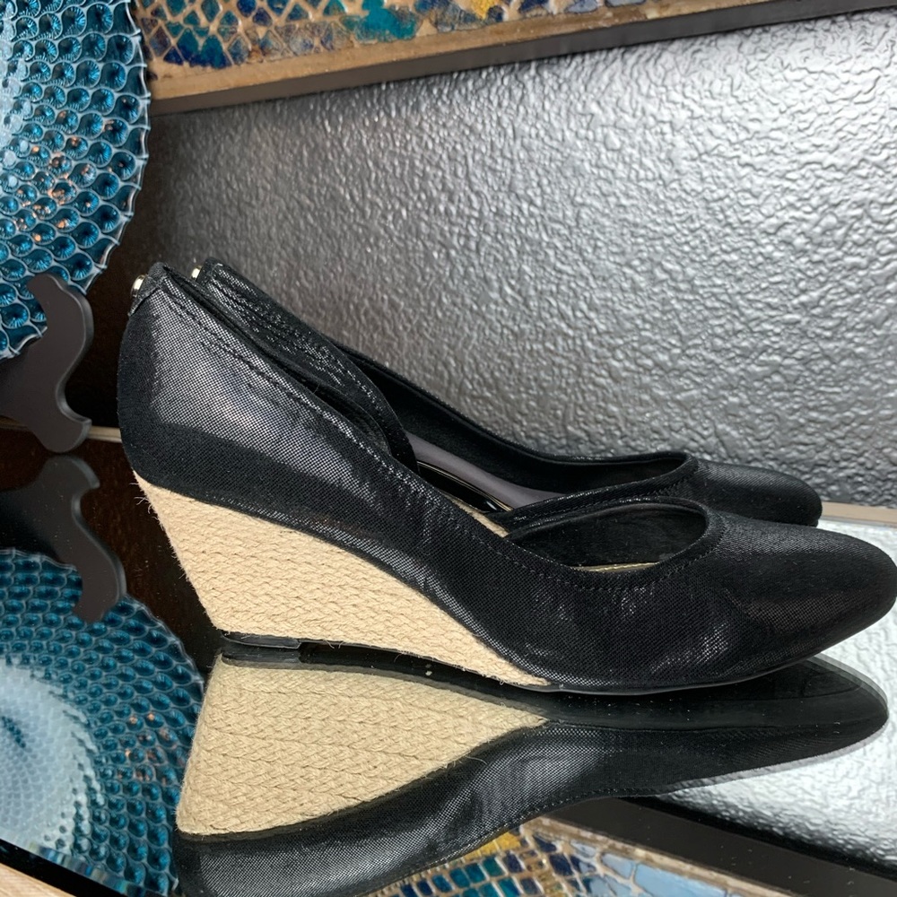 Black Anne Klein wedge  espadrille!